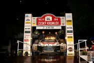 Rallye Český Krumlov: Vyhlášení výsledků na cílové rampě